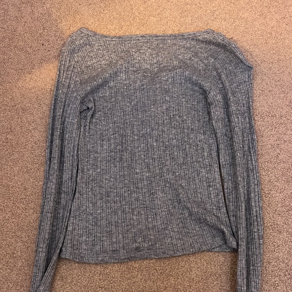 Hollister long sleeve top - Picture 2 of 4
